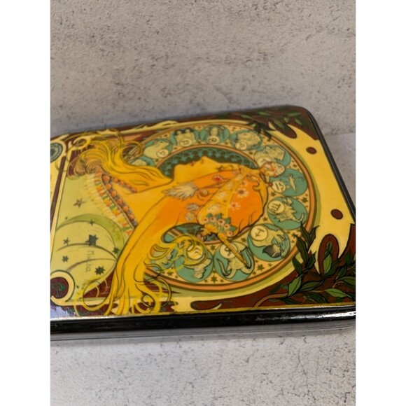 Hand-painted Russian lacquer box featuring Alphonse Mucha’s iconic “Zodiac” - Picture 3 of 10